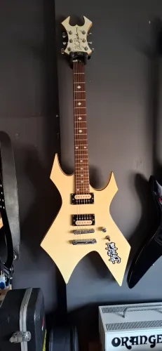 Guitarra B C Rich Warlock