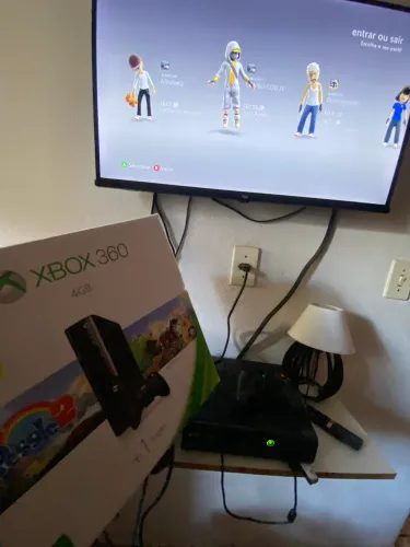 Xbox 360 super slim 