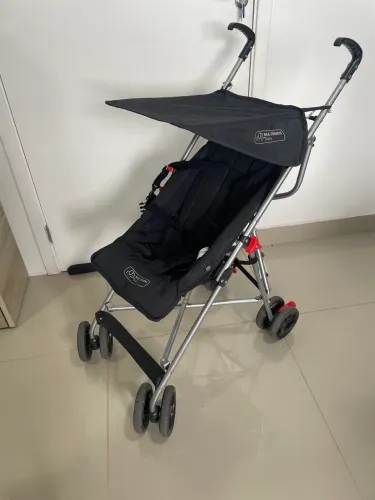 Carrinho de bebê guarda chuva 