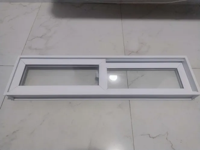 Vendo Janela de alumínio branco