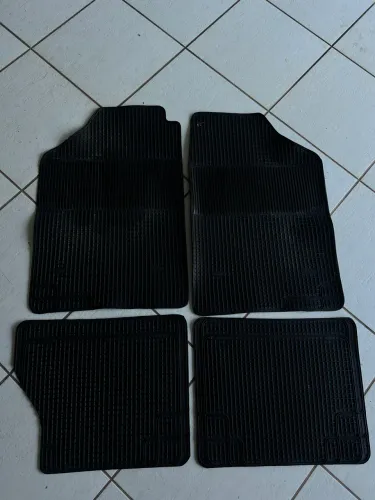 TAPETES EMBORRACHADOS GOLF MK3
