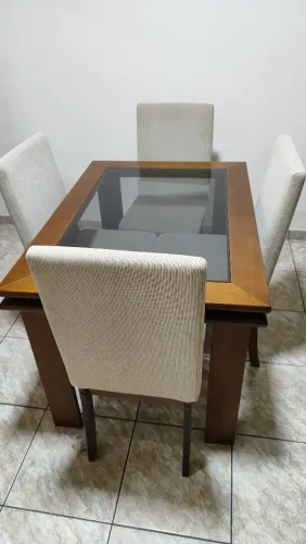 Mesa 4 cadeiras almofadada tampo em.viseo