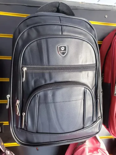 Mochila universitária reforçada