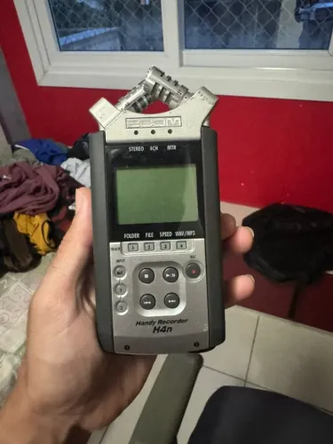 Zoom H4n - Gravador Profissional 4 Canais + Case de Silicone (Podcast/Música)