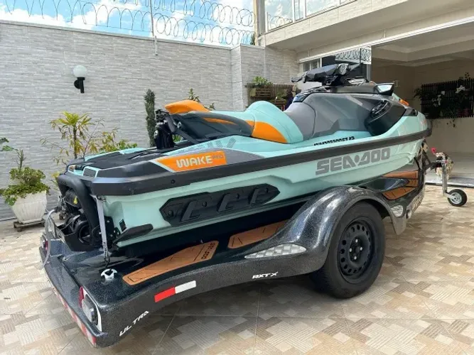 Jet Ski WAKE 230 SEA-DOO ANO 2022 3 PESSOAS 48H