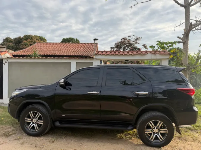 Toyota Hilux SW4 SR 4X2 2.7/ 2.7 Flex 16V Aut. 2017