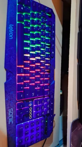 Teclado gamer iluminação rgb