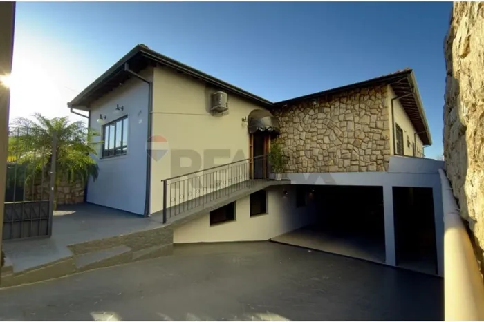 Casa no Jardim Paraíso com quatro quartos sendo três suítes