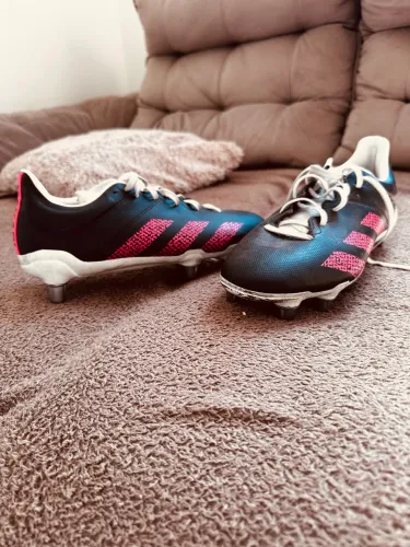 Chuteira Adidas TM 39