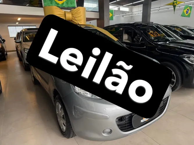 Nissan March 1.0 12V Flex 5P 2013