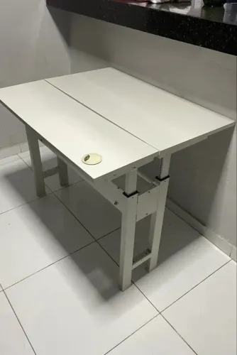 Mesa de altura ajustável
