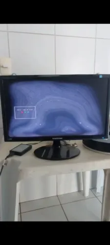 Vendo monitor Samsung com defeito de tela pra retirada de peça