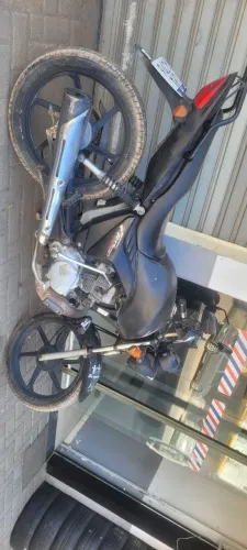 Estou vendendo moto filé, só falta pagar esse ano, está no meu nome 
