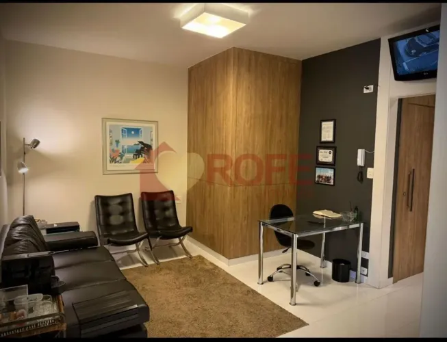Sala Comercial ou Residencial à Venda em Moema - 01 Vaga de garagem