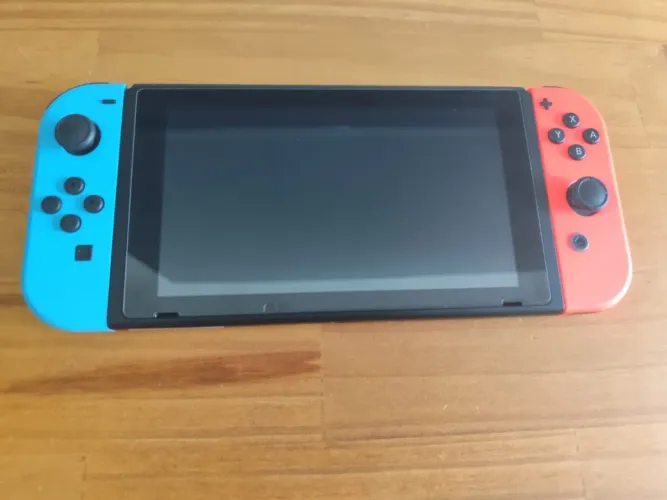 Nintendo Switch 32GB HAC-001-01 1 Controle Joy-Con