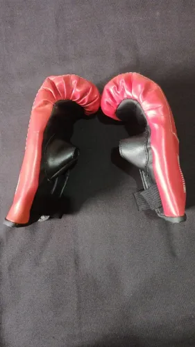 Par de Luvas de Luta marca KnoCkout cor Vermelha tipo luva muay tai box Infant-Juvenil peq
