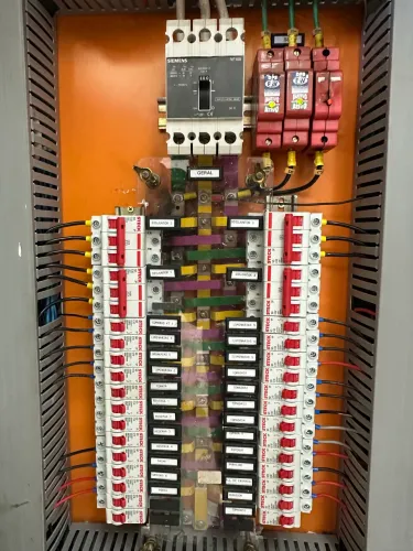 Eletricista, Instalação de CCTV e Sistemas de Segurança