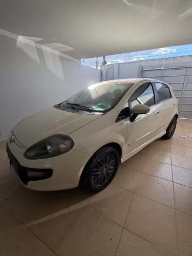 Fiat Punto Sporting Dualogic 1.8 Flex 16V 5P 2015