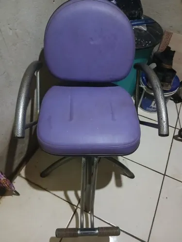 Vende-se cadeira para cabeleireiro