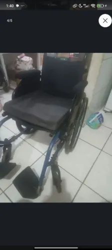 Cadeira de rodas para cadeirante autônomo e que anda acompanhado