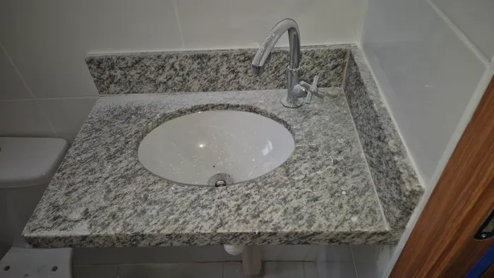 Conjunto de bancadas em granito + tanque