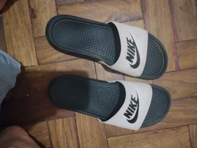 Chinelo tamanho 42 da Nike seminovo