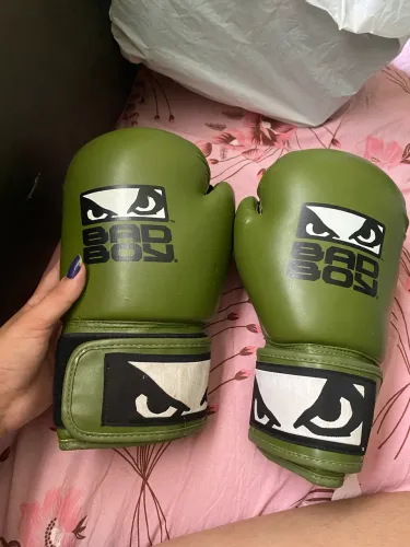 Vende-se Luva de box seminova