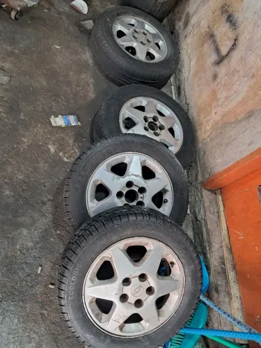 Rodas gm 15 pneus remold novos