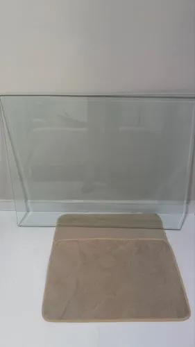 Vendo vidro grosso, medindo 90x90cm