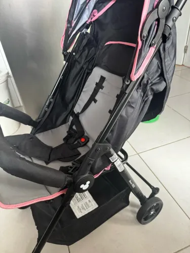 Carrinho de bebê minnie