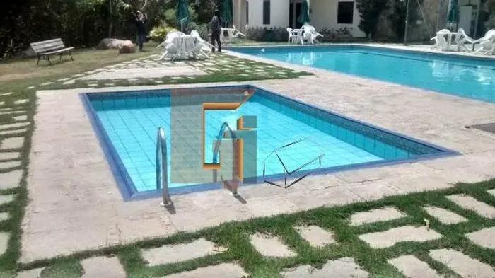 Apartamento tipo casa com sala com varanda