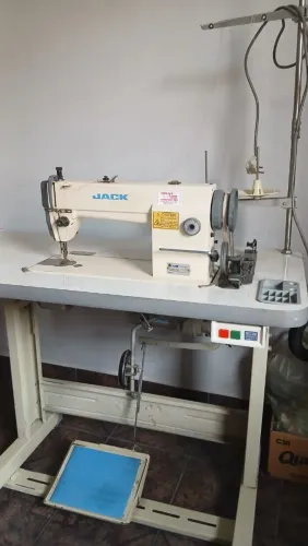 Máquina de costura reta industrial Jack e Galoneira industrial lanmax
