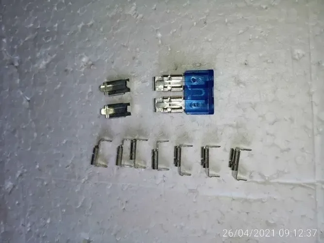 Vendo terminal para fusível soldável circuito impresso!