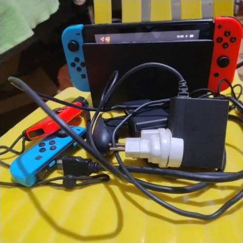 Switch v1, 32 gb SD card, completo dois Joy cons