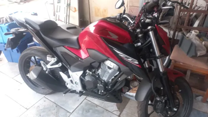 Moto Honda cb300f ano 2025