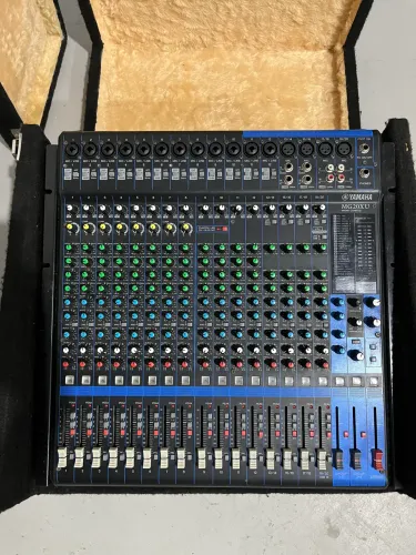 Mesa de som Yamaha MG20XU