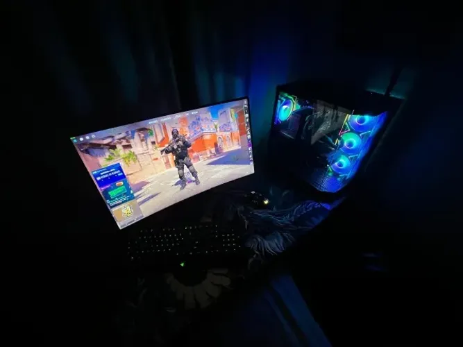 PC GAMER Ryzen + RX 7800 XT