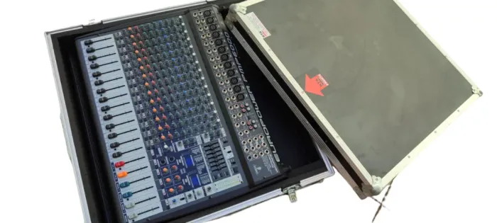 Mesa de som PMP-6000 (zerada!) com Case