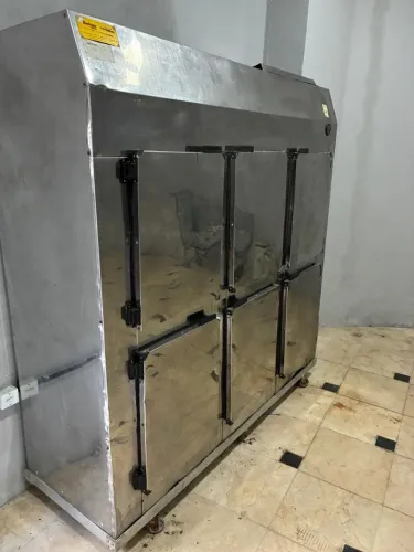 Geladeira inox industrial 6 portas