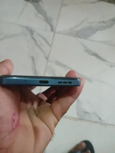 VENDO moto g 06 de cor azul marinho por apenas 500r$