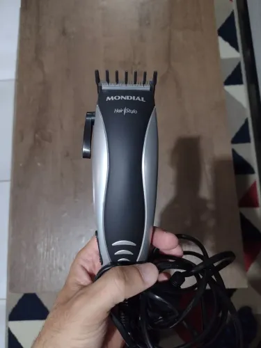 Máquina de corta cabelo Mundial!