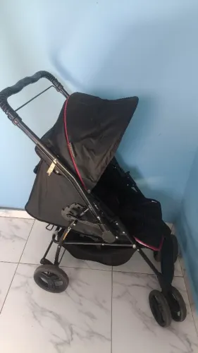 Carrinho de bebê galzerano reversível em perfeito estado de uso