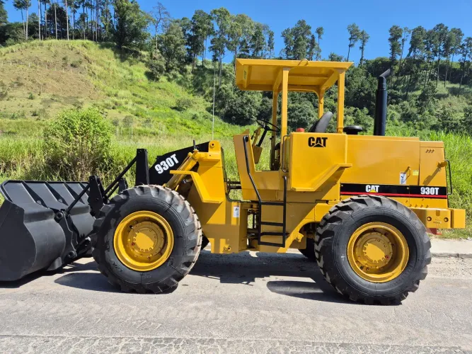 Pa carregadeira Caterpillar 930T Revisada