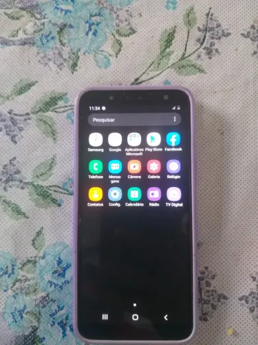 Celular j6