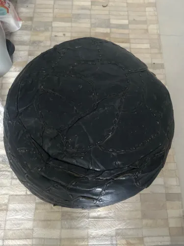 Puf de couro preto