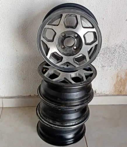 JOGOS DE RODAS ARO 13.  ACEITO TROCA 
