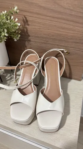 Sandália meia pata off white Constance 37 nova