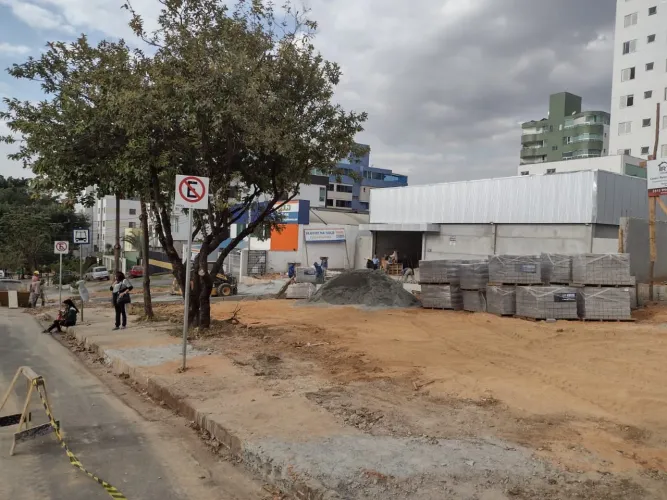 GALPAO DE 300M² NO BAIRRO CASTELO