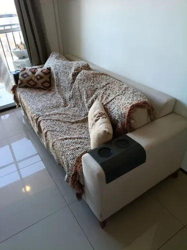 Sofa 3 lugares off-withe