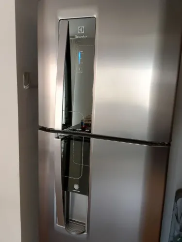 Refrigerador Electrolux Frost Free DW42X na cor Inox
